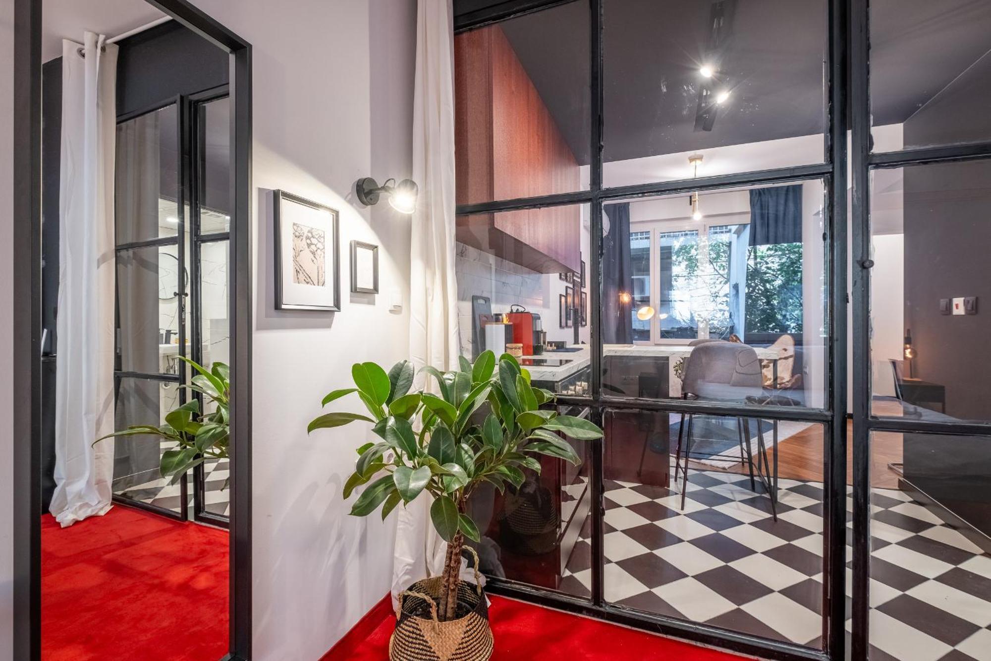 Central Art-Inspired Flat With Private Garage София Екстериор снимка